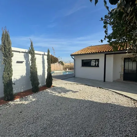 Villa La Perle Rose Standing 5 Etoiles Avec Piscine Jacuzzi Et Superbe Vue Aigues-Mortes