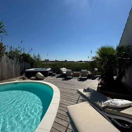 La Perle Rose Standing 5 Etoiles Avec Piscine Jacuzzi Et Superbe Vue Aigues-Mortes