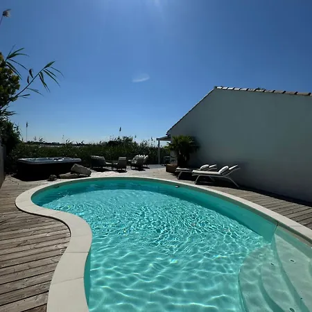La Perle Rose Standing 5 Etoiles Avec Piscine Jacuzzi Et Superbe Vue Villa