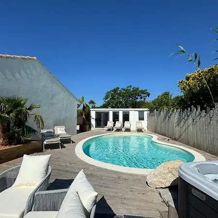 La Perle Rose Standing 5 Etoiles Avec Piscine Jacuzzi Et Superbe Vue Aigues-Mortes