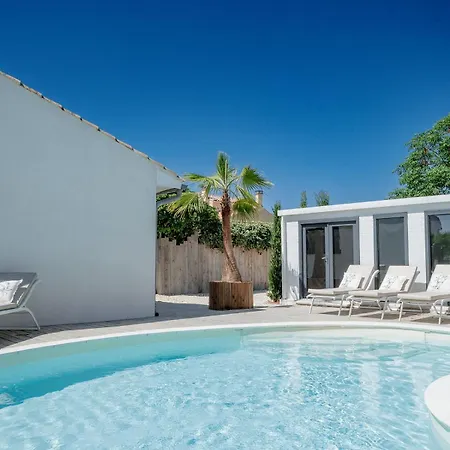 La Perle Rose Standing 5 Etoiles Avec Piscine Jacuzzi Et Superbe Vue * Aigues-Mortes