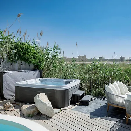 La Perle Rose Standing 5 Etoiles Avec Piscine Jacuzzi Et Superbe Vue Villa Aigues-Mortes