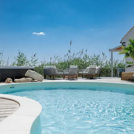 La Perle Rose Standing 5 Etoiles Avec Piscine Jacuzzi Et Superbe Vue