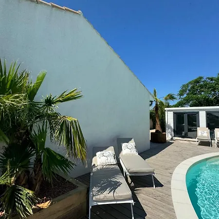 Villa La Perle Rose Standing 5 Etoiles Avec Piscine Jacuzzi Et Superbe Vue Aigues-Mortes