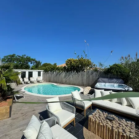 La Perle Rose Standing 5 Etoiles Avec Piscine Jacuzzi Et Superbe Vue Вилла