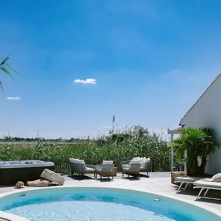 Вилла La Perle Rose Standing 5 Etoiles Avec Piscine Jacuzzi Et Superbe Vue Эг-Морт