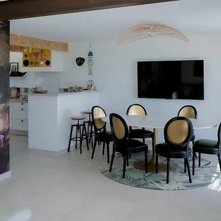 La Perle Rose Standing 5 Etoiles Avec Piscine Jacuzzi Et Superbe Vue Villa *
