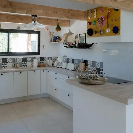 Villa La Perle Rose Standing 5 Etoiles Avec Piscine Jacuzzi Et Superbe Vue Aigues-Mortes