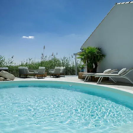 La Perle Rose Standing 5 Etoiles Avec Piscine Jacuzzi Et Superbe Vue Эг-Морт