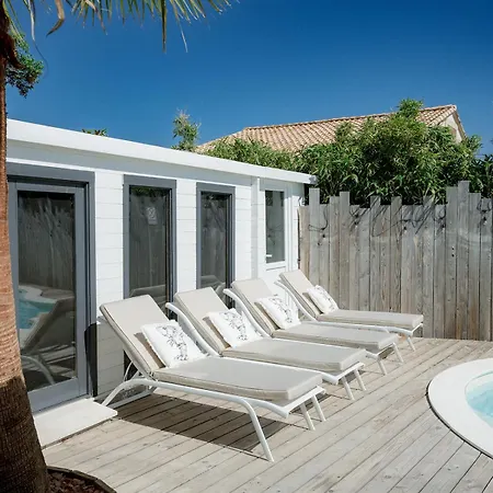 La Perle Rose Standing 5 Etoiles Avec Piscine Jacuzzi Et Superbe Vue * Aigues-Mortes