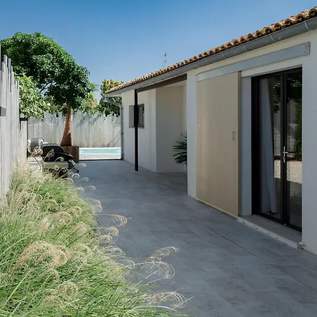 Villa La Perle Rose Standing 5 Etoiles Avec Piscine Jacuzzi Et Superbe Vue Aigues-Mortes